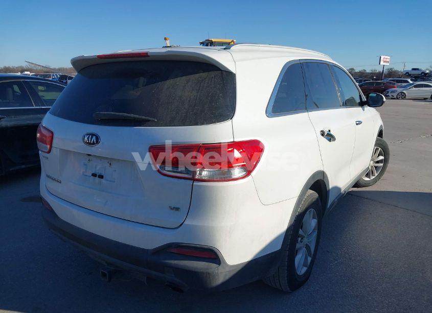 Photo 4 of 2016 Kia Sorento 3.3L LX (VIN 5XYPG4A56GG011777)