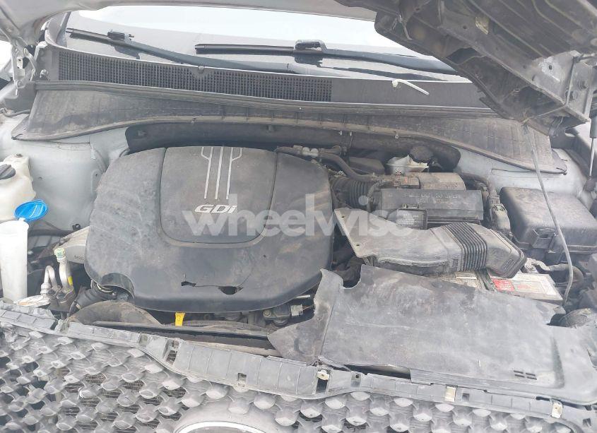 Photo 10 of 2017 Kia Sorento 3.3L LX (VIN 5XYPG4A56HG201659)