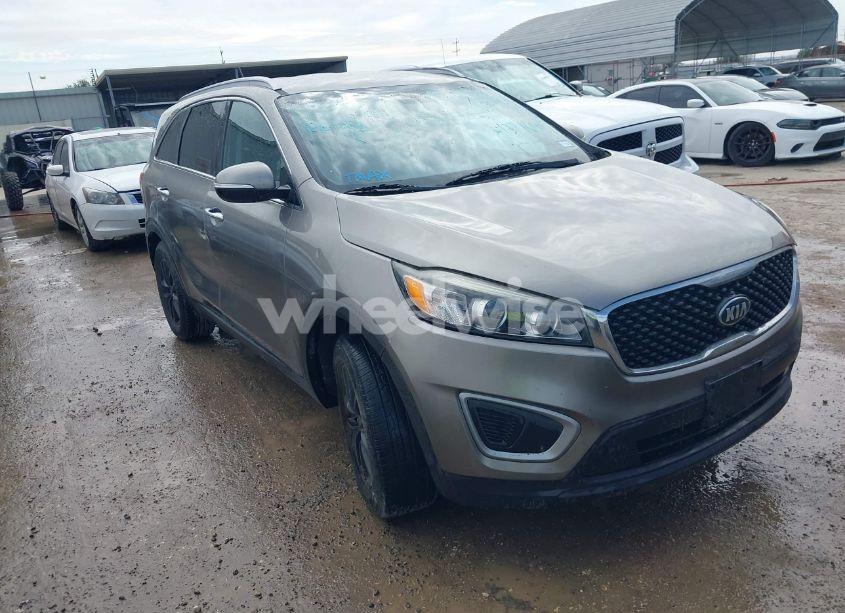 2017 Kia Sorento 3.3L LX (VIN 5XYPG4A56HG230076) main photo