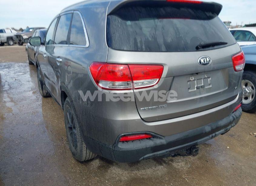 Photo 3 of 2017 Kia Sorento 3.3L LX (VIN 5XYPG4A56HG230076)