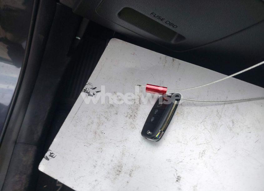 Photo 11 of 2017 Kia Sorento 3.3L LX (VIN 5XYPG4A56HG302345)