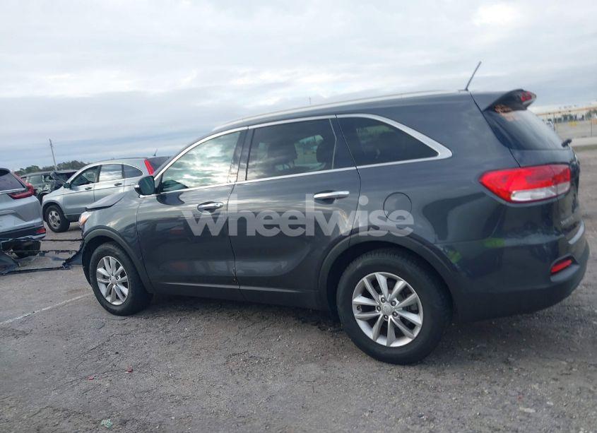 Photo 14 of 2017 Kia Sorento 3.3L LX (VIN 5XYPG4A56HG302345)