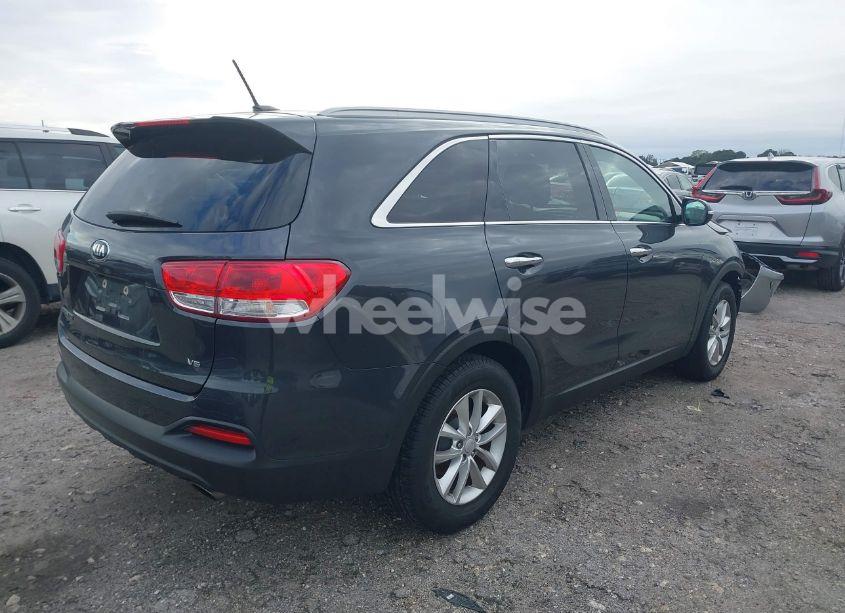 Photo 4 of 2017 Kia Sorento 3.3L LX (VIN 5XYPG4A56HG302345)