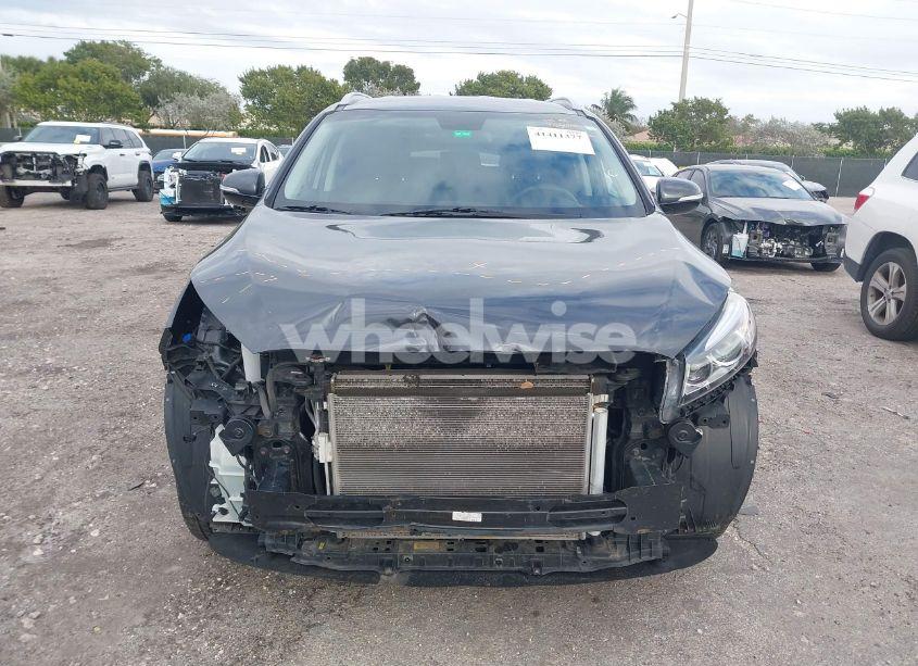 Photo 6 of 2017 Kia Sorento 3.3L LX (VIN 5XYPG4A56HG302345)