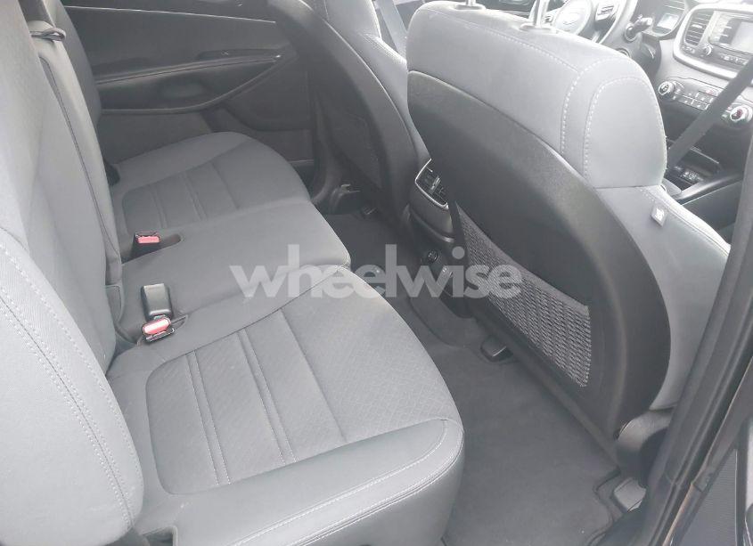 Photo 8 of 2017 Kia Sorento 3.3L LX (VIN 5XYPG4A56HG302345)