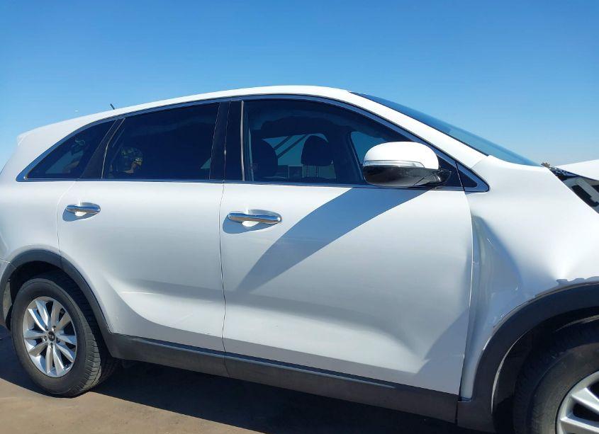 Photo 13 of 2019 Kia Sorento 3.3L LX (VIN 5XYPG4A56KG446484)