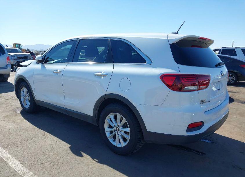 Photo 3 of 2019 Kia Sorento 3.3L LX (VIN 5XYPG4A56KG446484)