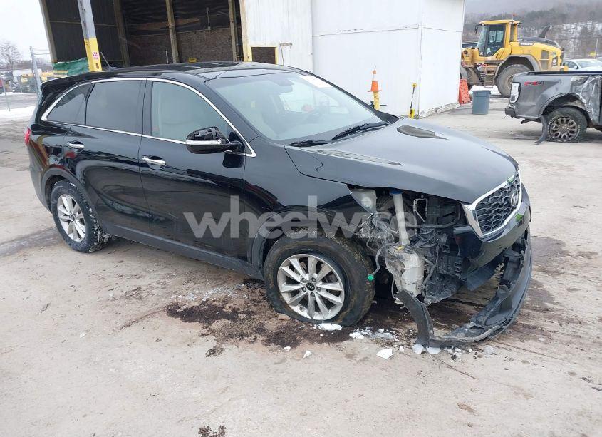 2019 Kia Sorento 3.3L LX (VIN 5XYPG4A56KG483762) main photo