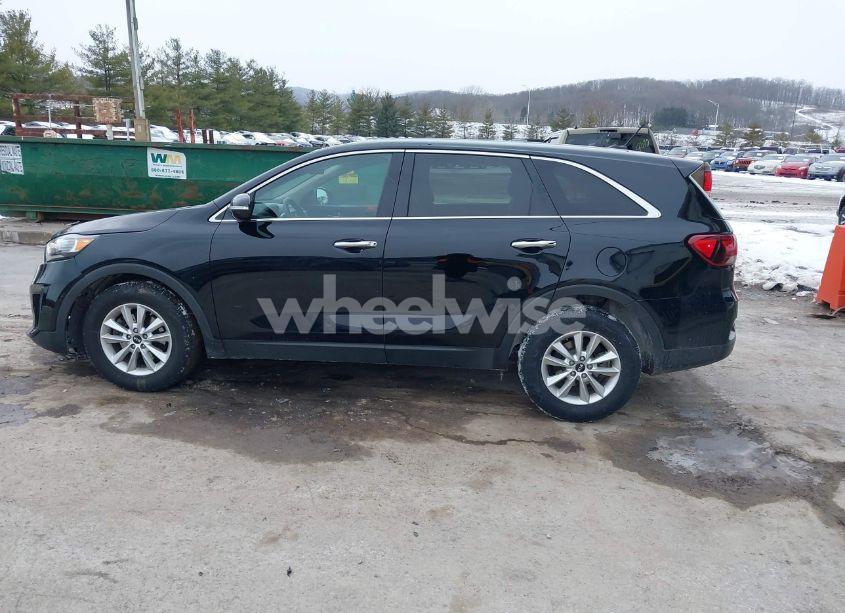 Photo 15 of 2019 Kia Sorento 3.3L LX (VIN 5XYPG4A56KG483762)