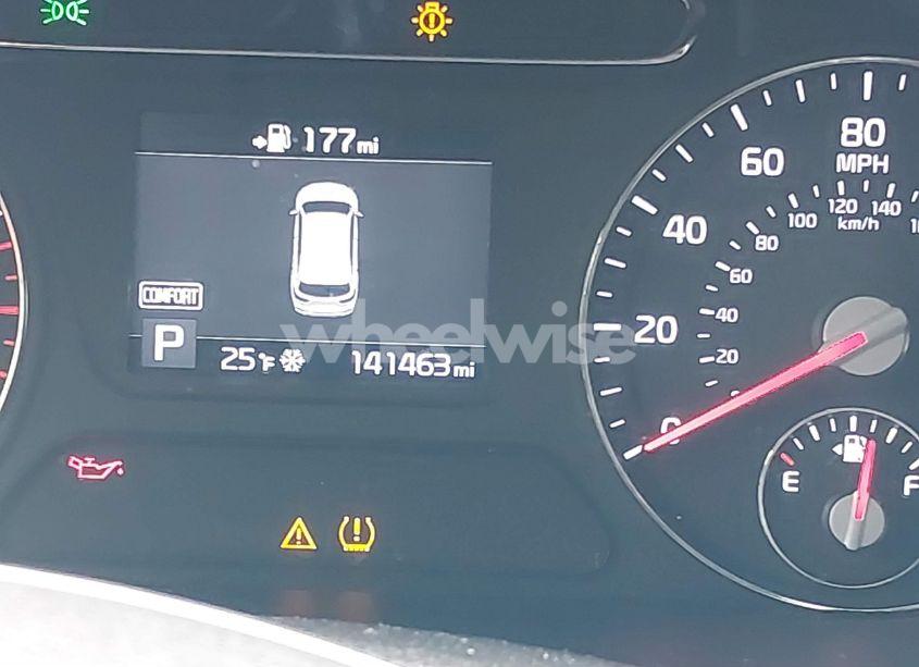 Photo 16 of 2019 Kia Sorento 3.3L LX (VIN 5XYPG4A56KG483762)