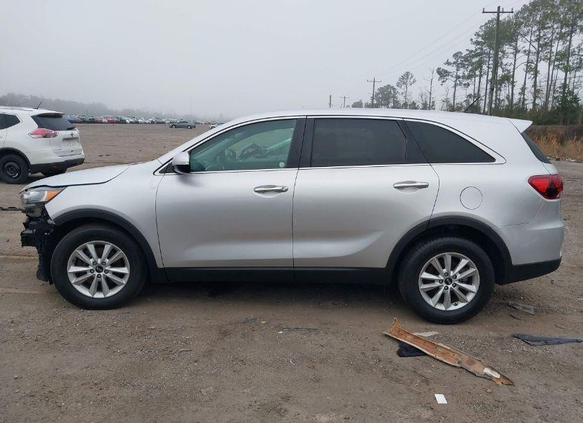 Photo 14 of 2019 Kia Sorento 3.3L LX (VIN 5XYPG4A56KG573610)