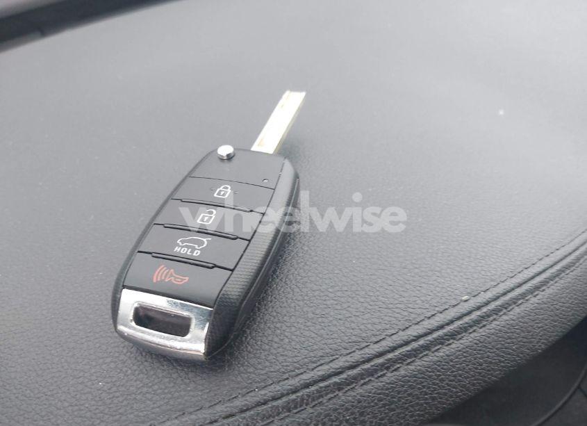 Photo 11 of 2019 Kia Sorento 3.3L S (VIN 5XYPG4A56KG598555)