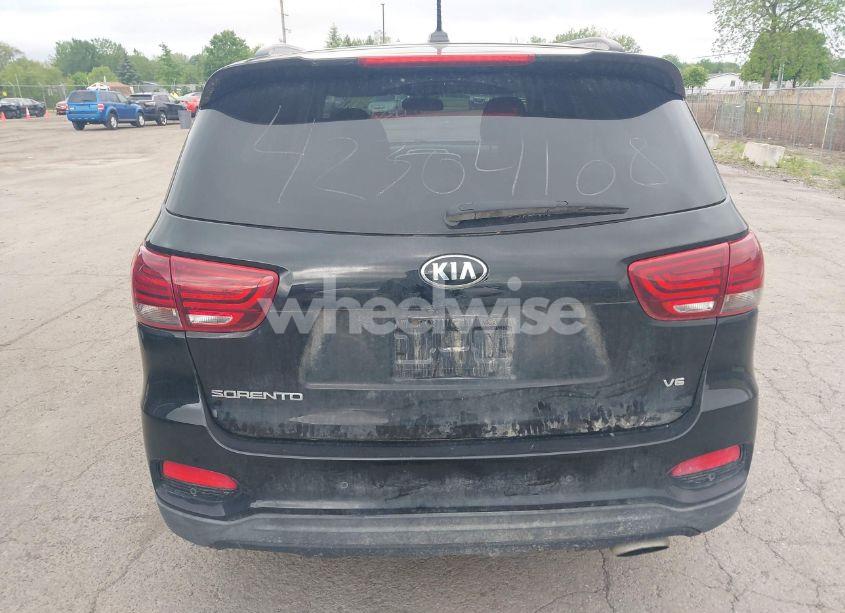 Photo 16 of 2019 Kia Sorento 3.3L S (VIN 5XYPG4A56KG598555)