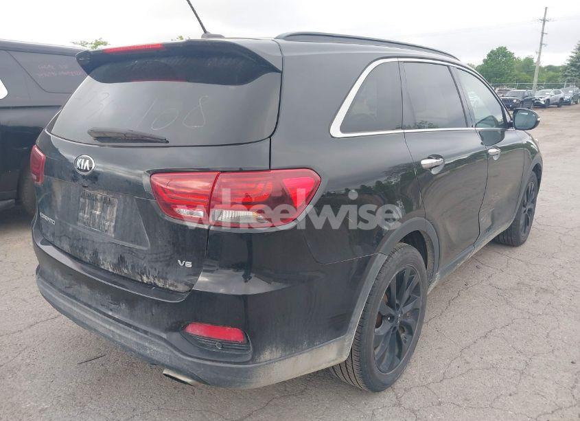 Photo 4 of 2019 Kia Sorento 3.3L S (VIN 5XYPG4A56KG598555)