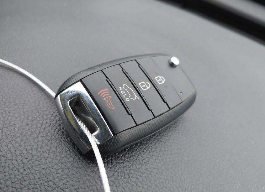 Photo 11 of 2020 Kia Sorento 3.3L LX (VIN 5XYPG4A56LG617901)