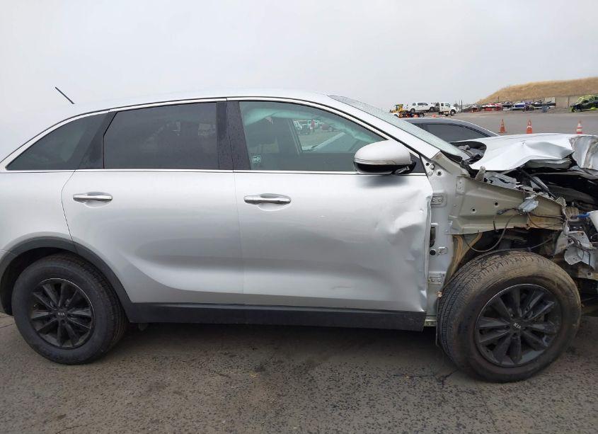Photo 14 of 2020 Kia Sorento 3.3L LX (VIN 5XYPG4A56LG617901)