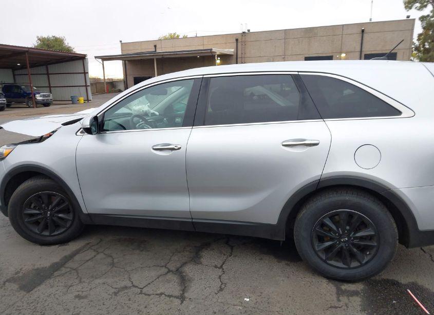 Photo 15 of 2020 Kia Sorento 3.3L LX (VIN 5XYPG4A56LG617901)
