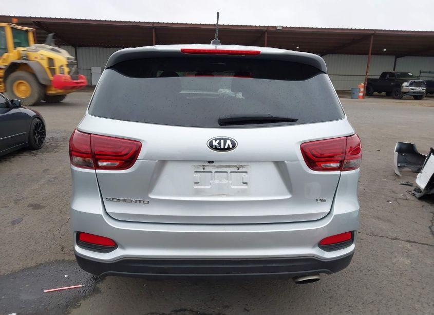 Photo 17 of 2020 Kia Sorento 3.3L LX (VIN 5XYPG4A56LG617901)
