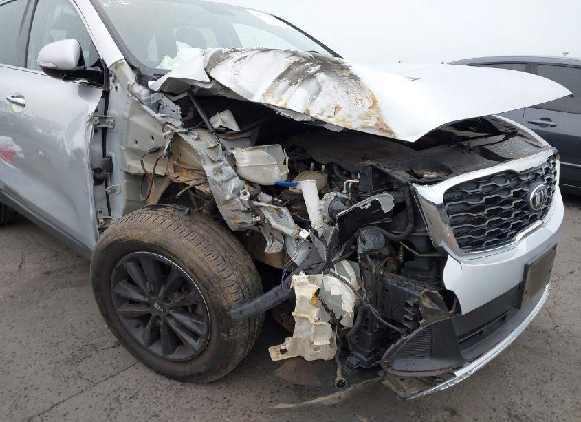 Photo 6 of 2020 Kia Sorento 3.3L LX (VIN 5XYPG4A56LG617901)