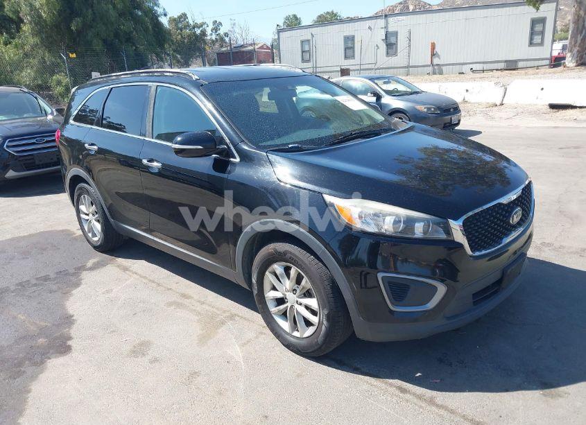 2016 Kia Sorento 3.3L LX (VIN 5XYPG4A57GG002246) main photo