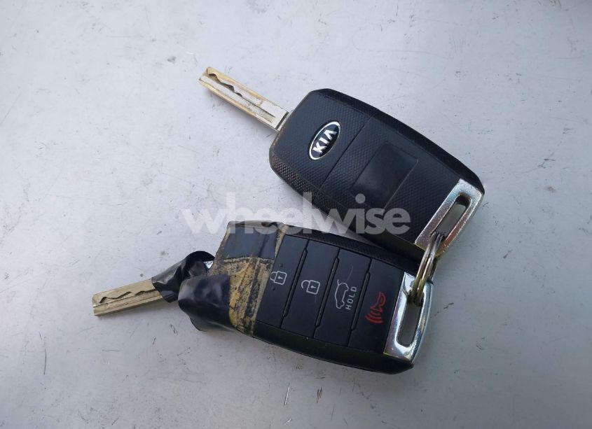 Photo 11 of 2016 Kia Sorento 3.3L LX (VIN 5XYPG4A57GG002246)