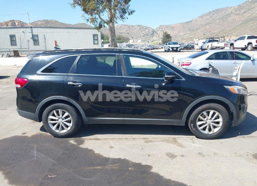 Photo 13 of 2016 Kia Sorento 3.3L LX (VIN 5XYPG4A57GG002246)
