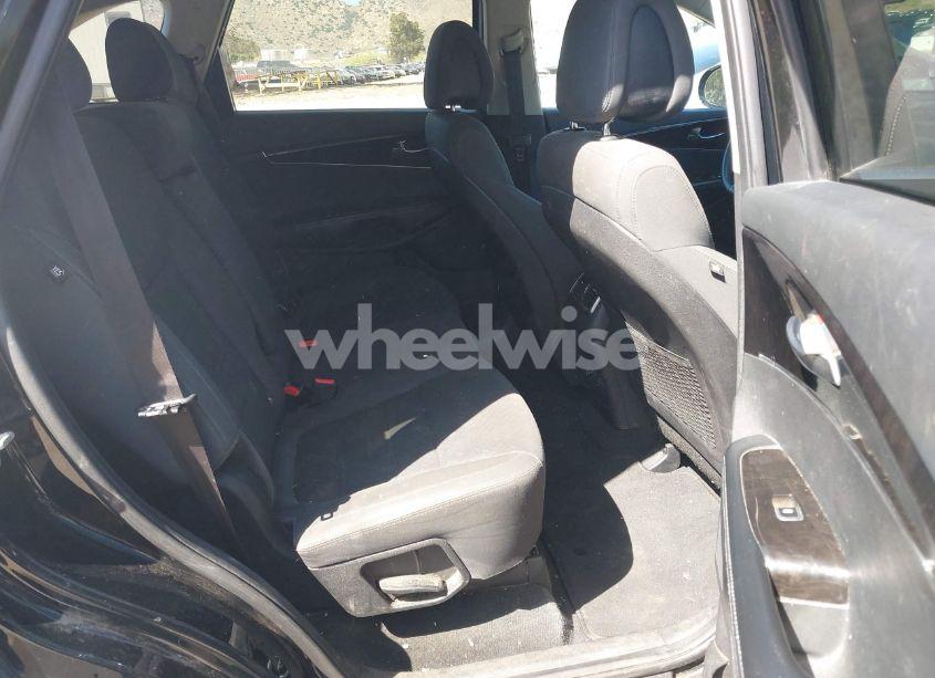 Photo 8 of 2016 Kia Sorento 3.3L LX (VIN 5XYPG4A57GG002246)