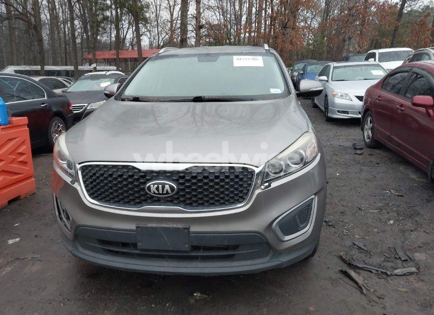 Photo 12 of 2016 Kia Sorento 3.3L LX (VIN 5XYPG4A57GG147982)