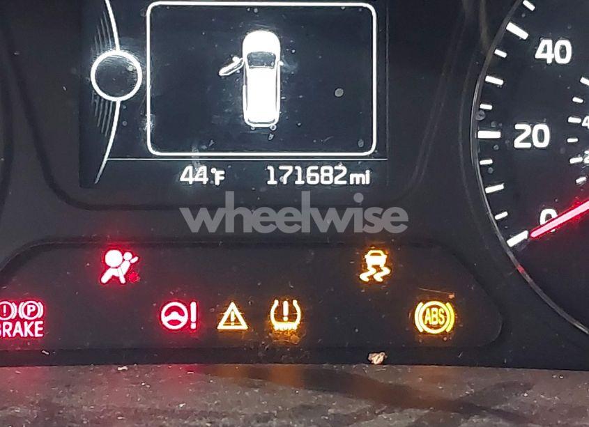 Photo 15 of 2016 Kia Sorento 3.3L LX (VIN 5XYPG4A57GG147982)