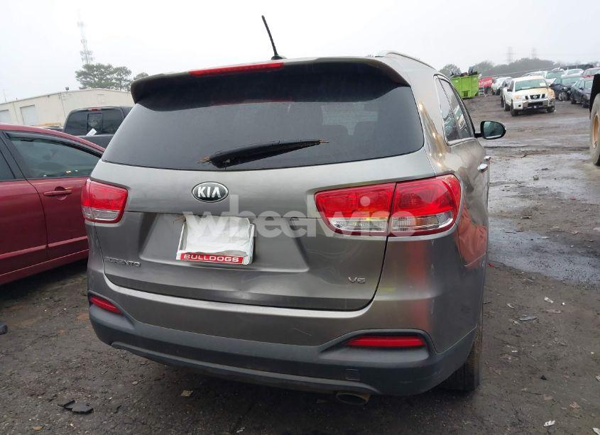 Photo 16 of 2016 Kia Sorento 3.3L LX (VIN 5XYPG4A57GG147982)