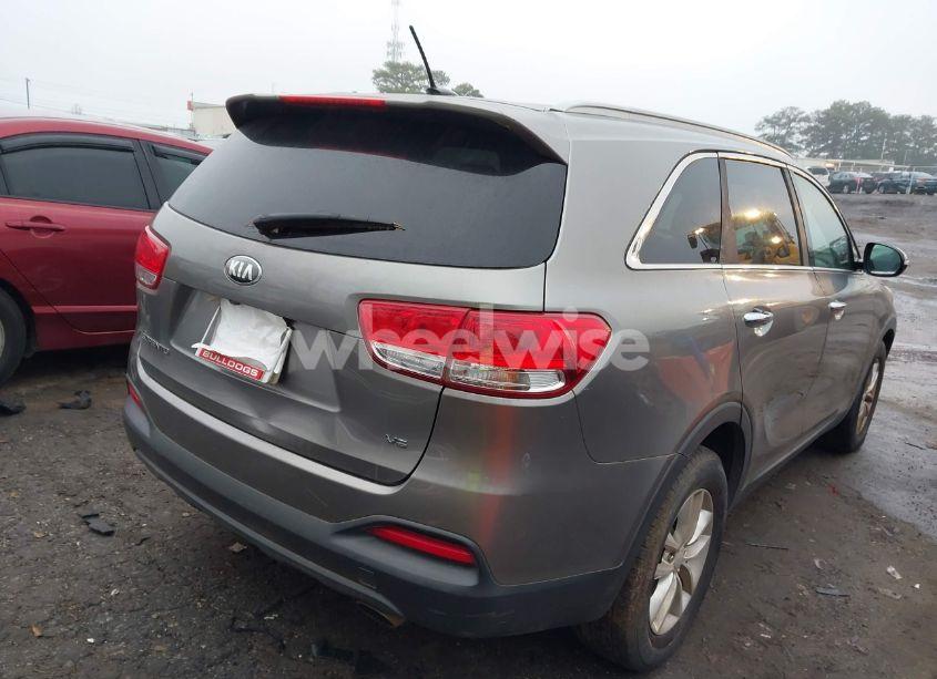 Photo 4 of 2016 Kia Sorento 3.3L LX (VIN 5XYPG4A57GG147982)