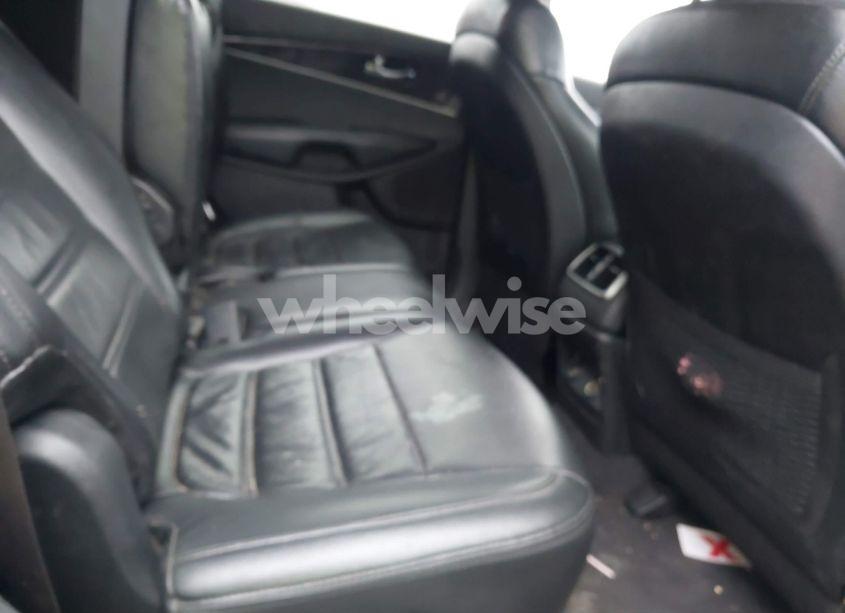 Photo 8 of 2016 Kia Sorento 3.3L LX (VIN 5XYPG4A57GG147982)