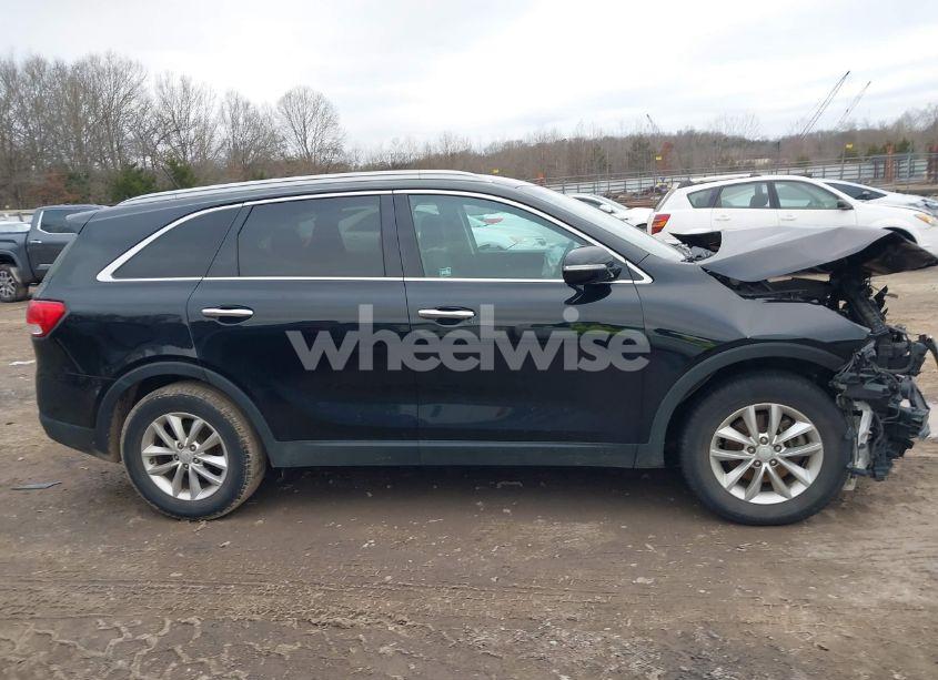 Photo 13 of 2017 Kia Sorento 3.3L LX (VIN 5XYPG4A57HG209219)