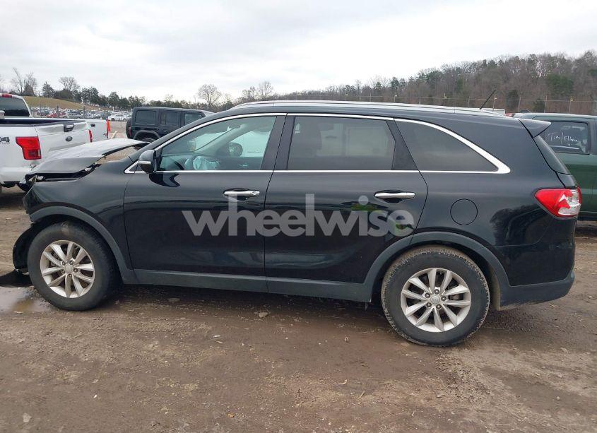 Photo 14 of 2017 Kia Sorento 3.3L LX (VIN 5XYPG4A57HG209219)