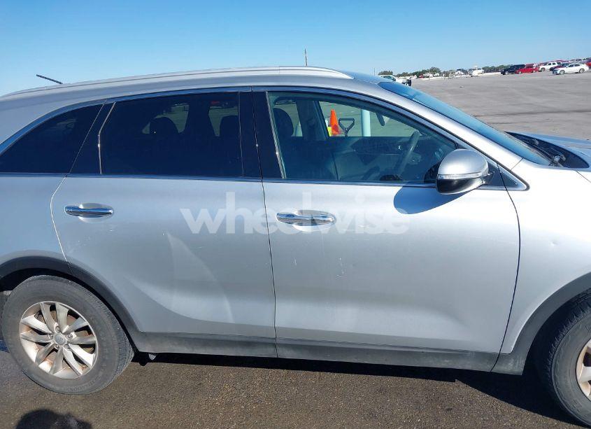 Photo 13 of 2017 Kia Sorento 3.3L LX (VIN 5XYPG4A57HG270005)