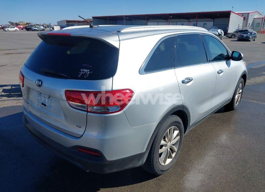 Photo 4 of 2017 Kia Sorento 3.3L LX (VIN 5XYPG4A57HG270005)