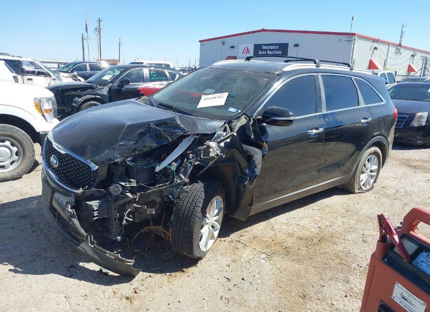 Photo 2 of 2017 Kia Sorento 3.3L LX (VIN 5XYPG4A57HG291341)
