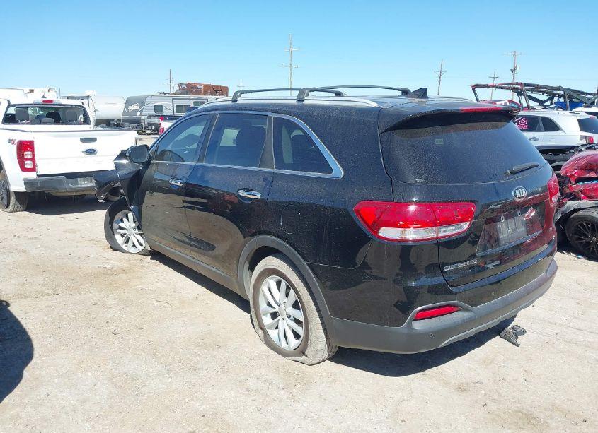 Photo 3 of 2017 Kia Sorento 3.3L LX (VIN 5XYPG4A57HG291341)