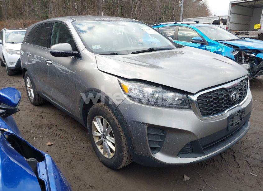 2019 Kia Sorento 3.3L LX (VIN 5XYPG4A57KG483060) main photo