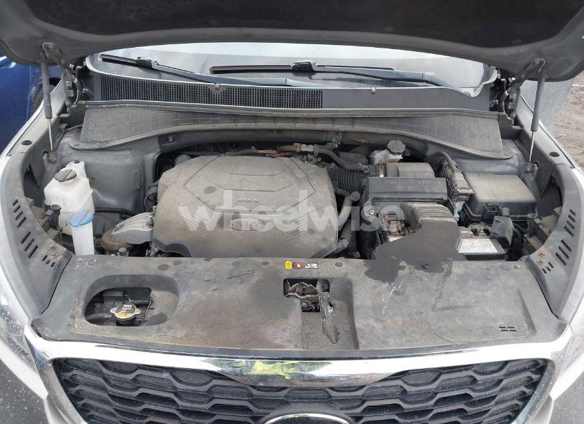 Photo 10 of 2019 Kia Sorento 3.3L LX (VIN 5XYPG4A57KG483060)