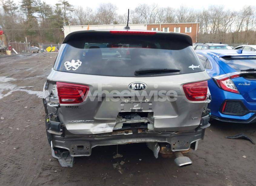 Photo 17 of 2019 Kia Sorento 3.3L LX (VIN 5XYPG4A57KG483060)