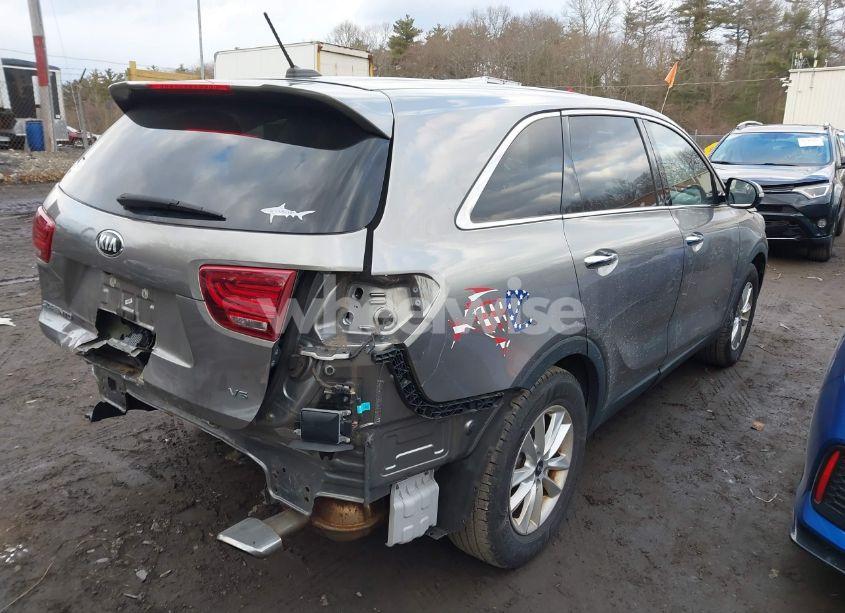 Photo 4 of 2019 Kia Sorento 3.3L LX (VIN 5XYPG4A57KG483060)
