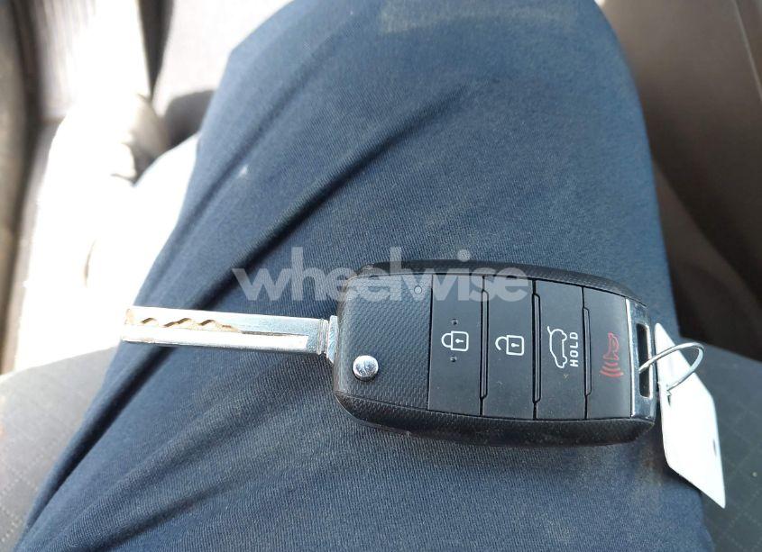 Photo 11 of 2020 Kia Sorento 3.3L LX (VIN 5XYPG4A57LG667674)