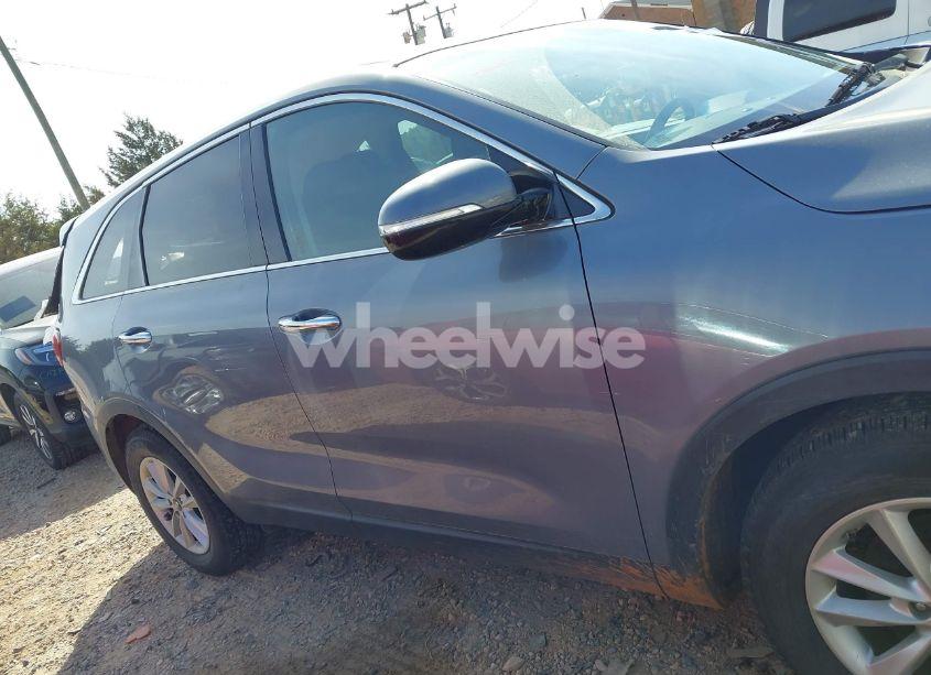 Photo 13 of 2020 Kia Sorento 3.3L LX (VIN 5XYPG4A57LG667674)