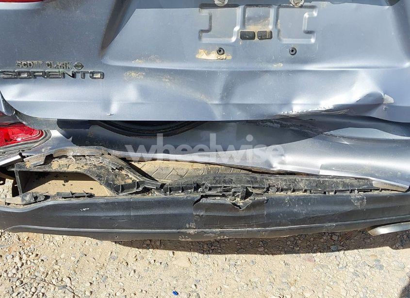 Photo 18 of 2020 Kia Sorento 3.3L LX (VIN 5XYPG4A57LG667674)