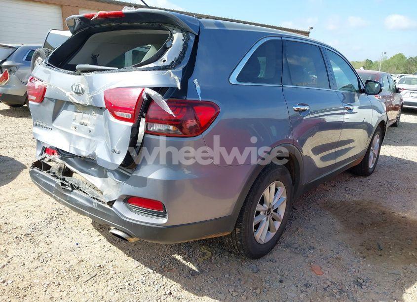 Photo 4 of 2020 Kia Sorento 3.3L LX (VIN 5XYPG4A57LG667674)
