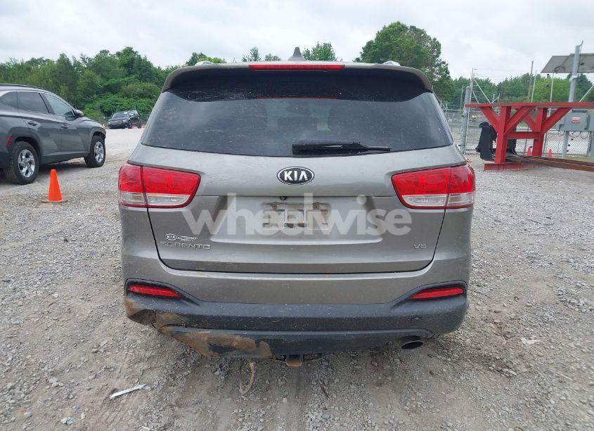 Photo 16 of 2016 Kia Sorento 3.3L LX (VIN 5XYPG4A58GG010789)