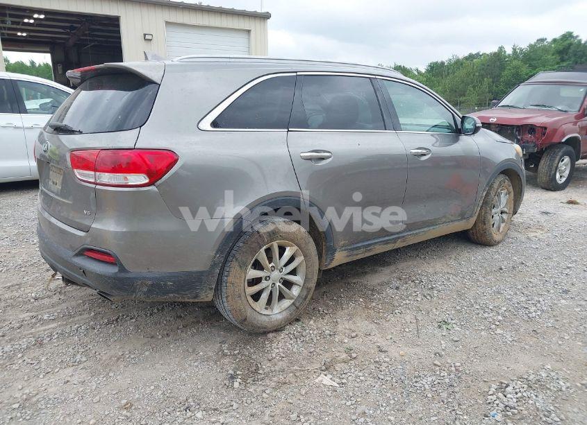 Photo 4 of 2016 Kia Sorento 3.3L LX (VIN 5XYPG4A58GG010789)