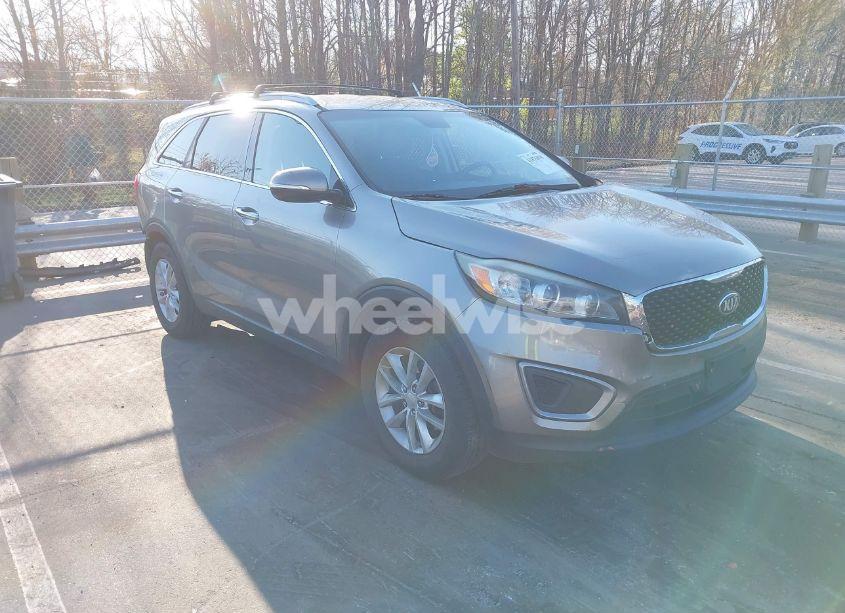 2016 Kia Sorento 3.3L LX (VIN 5XYPG4A58GG077375) main photo