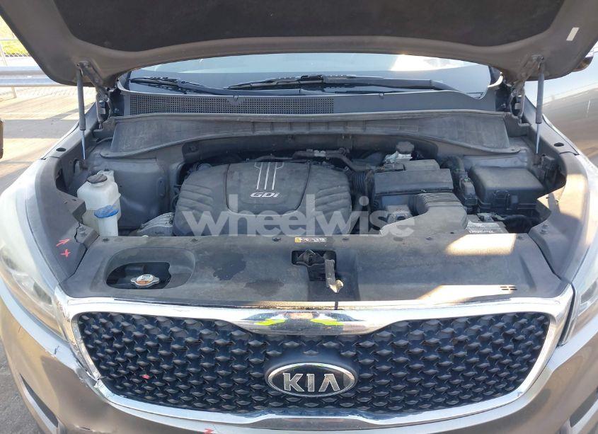 Photo 10 of 2016 Kia Sorento 3.3L LX (VIN 5XYPG4A58GG077375)